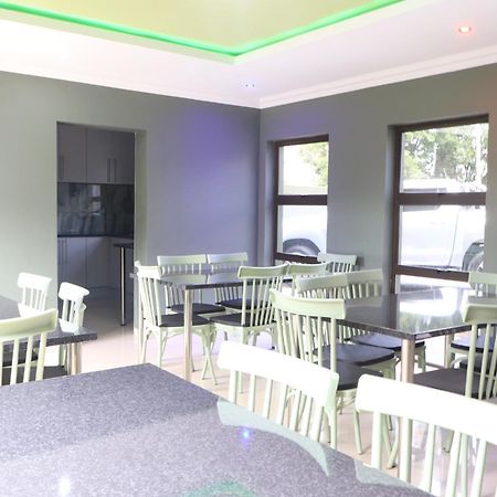 Wise Bird Guest House Roodepoort Eksteriør billede