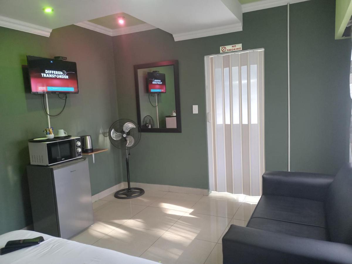 Wise Bird Guest House Roodepoort Eksteriør billede