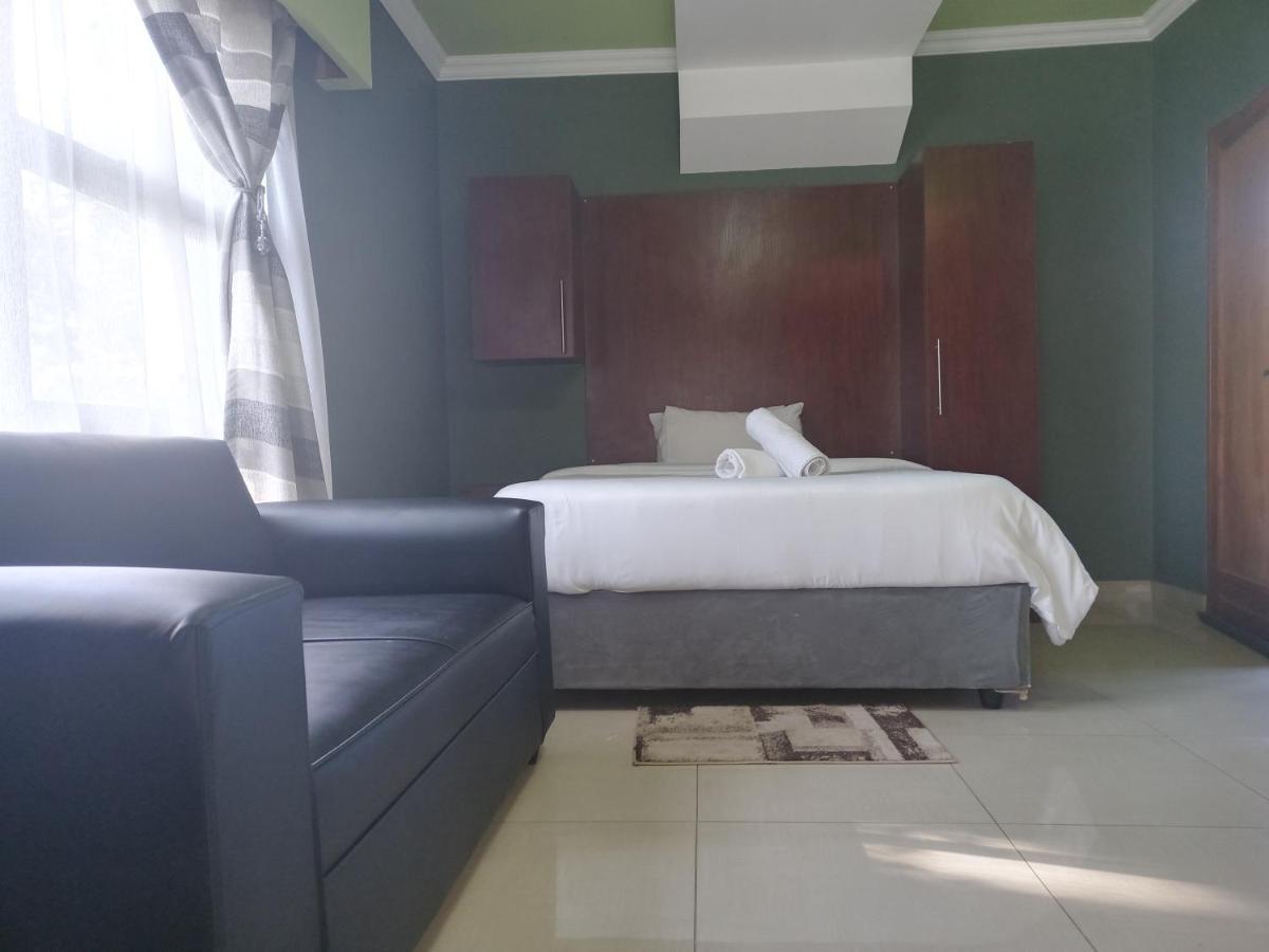 Wise Bird Guest House Roodepoort Eksteriør billede