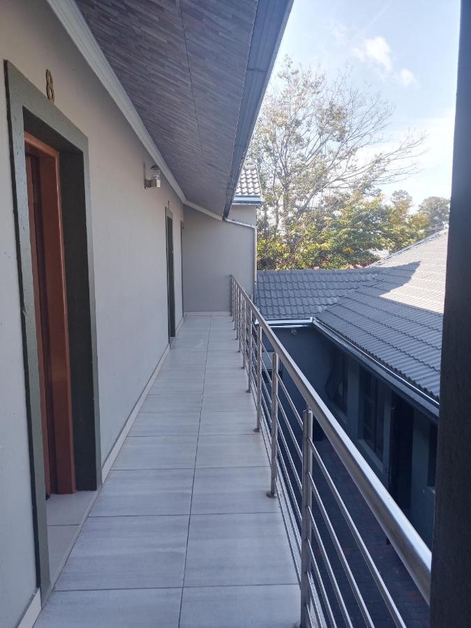 Wise Bird Guest House Roodepoort Eksteriør billede