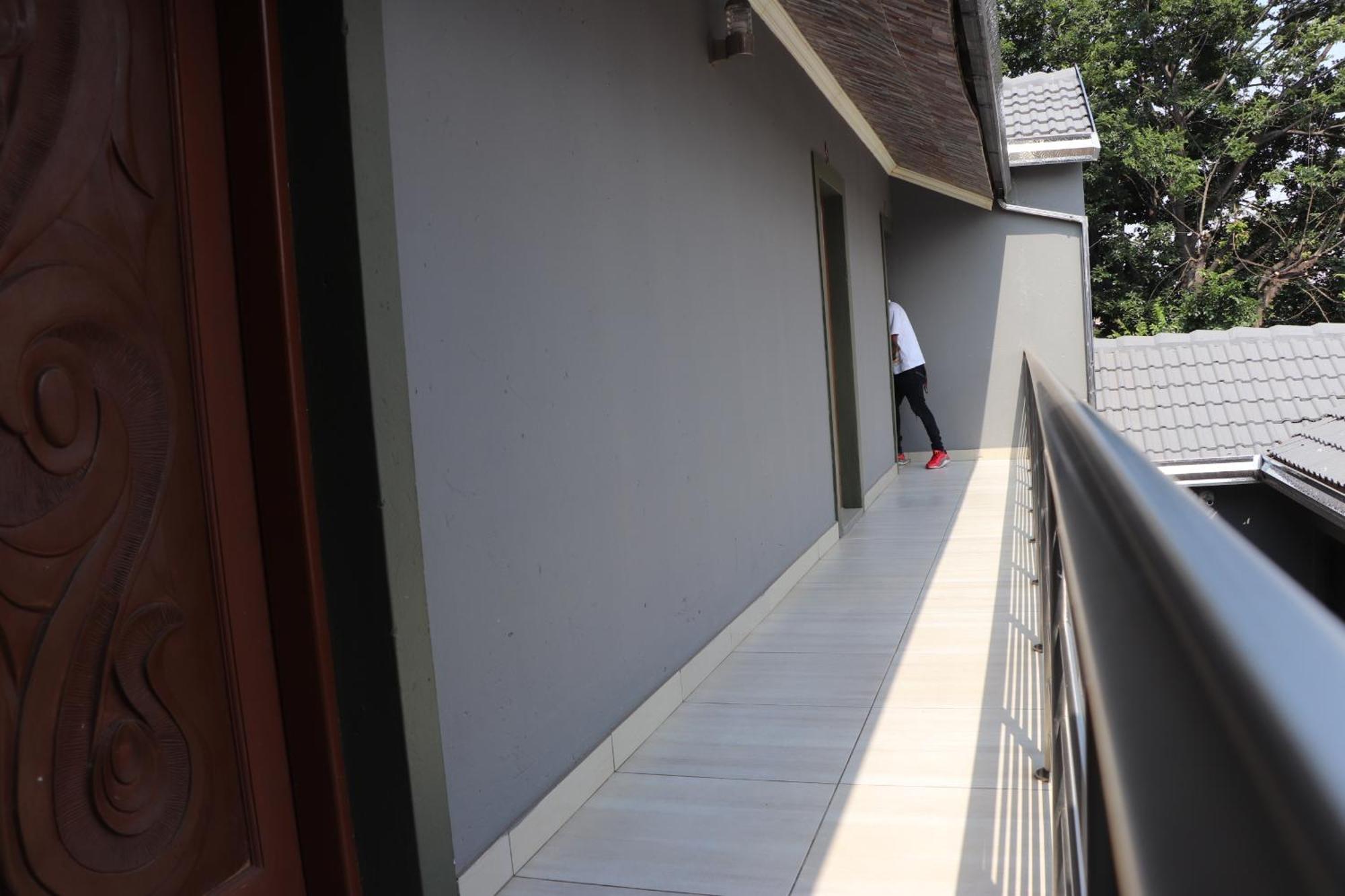 Wise Bird Guest House Roodepoort Eksteriør billede