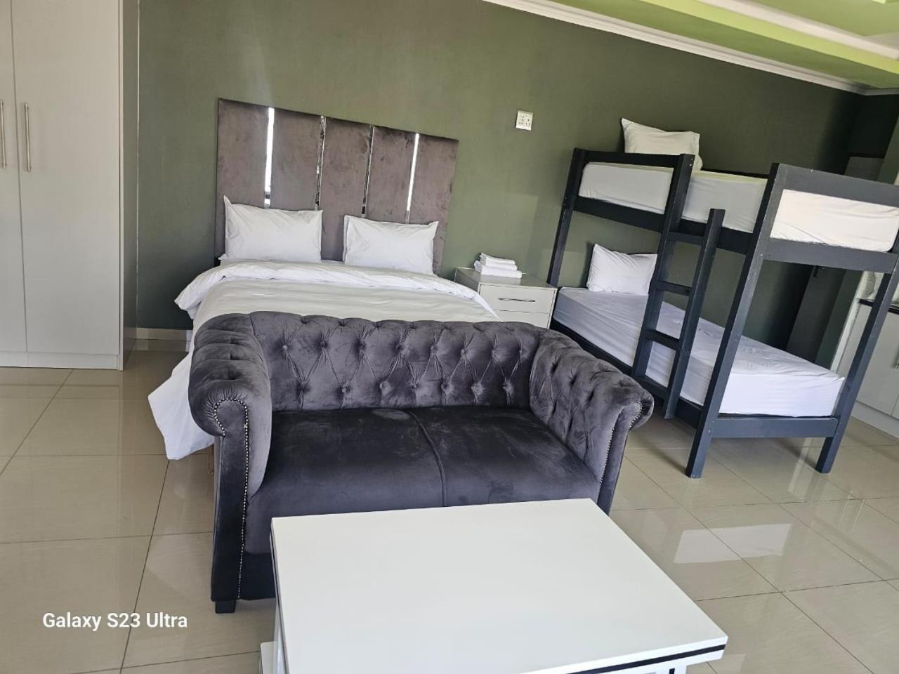 Wise Bird Guest House Roodepoort Eksteriør billede
